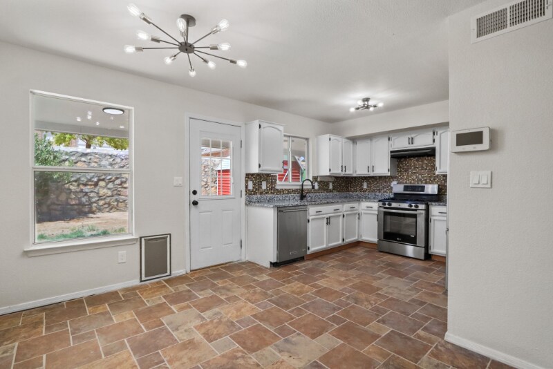 Building Photo - 12145 St Francis Ct