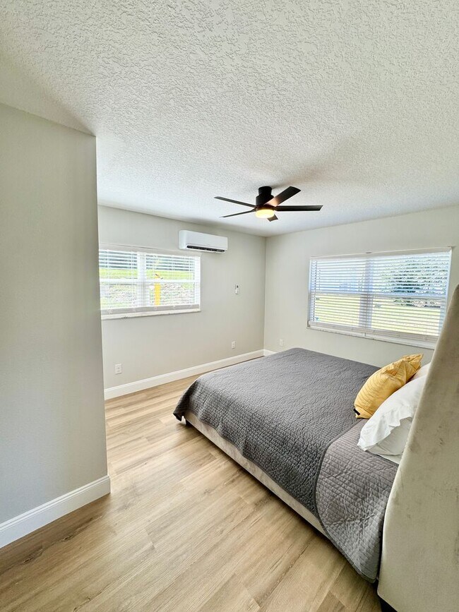 Building Photo - Fully Furnished Down Town Clermont Short Term Rental