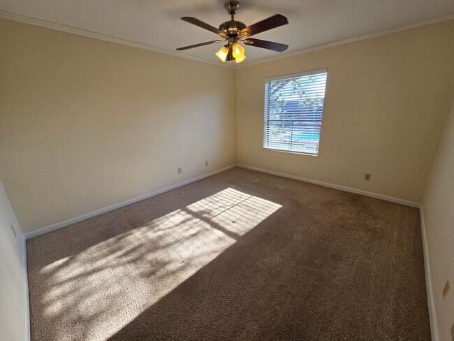 Building Photo - College Station / 2-bed, 2-bath Condo unit...