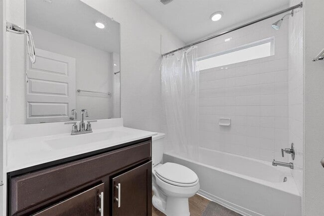 Building Photo - 322 Pedernales Ln