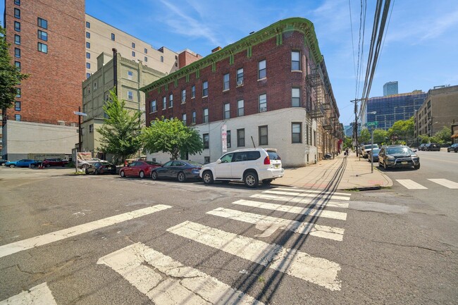 Building Photo - 46 Broadway