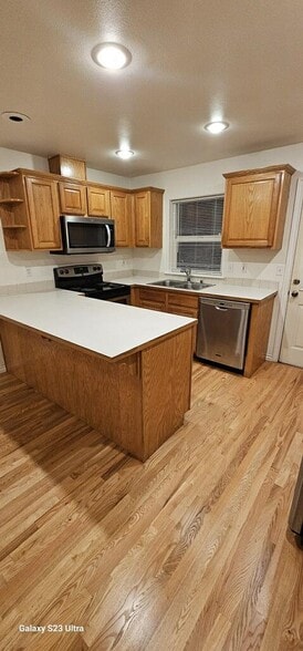 kitchen and bar - 38278 SE Cedar St