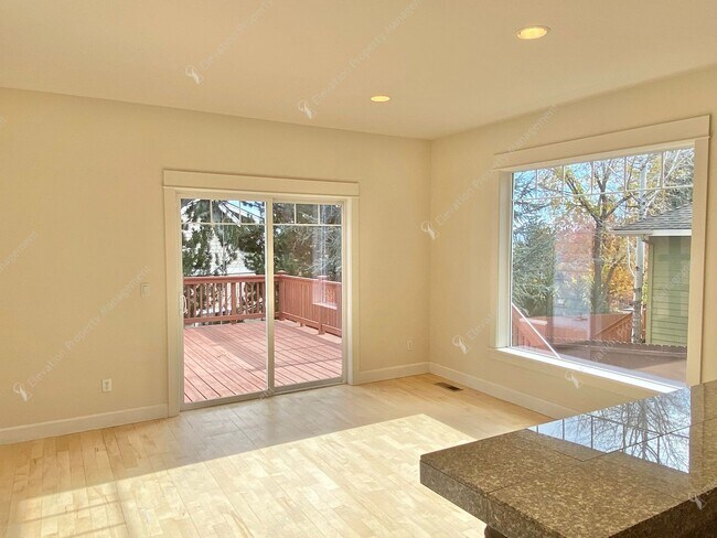 Building Photo - Light-Filled Awbrey Butte Retreat