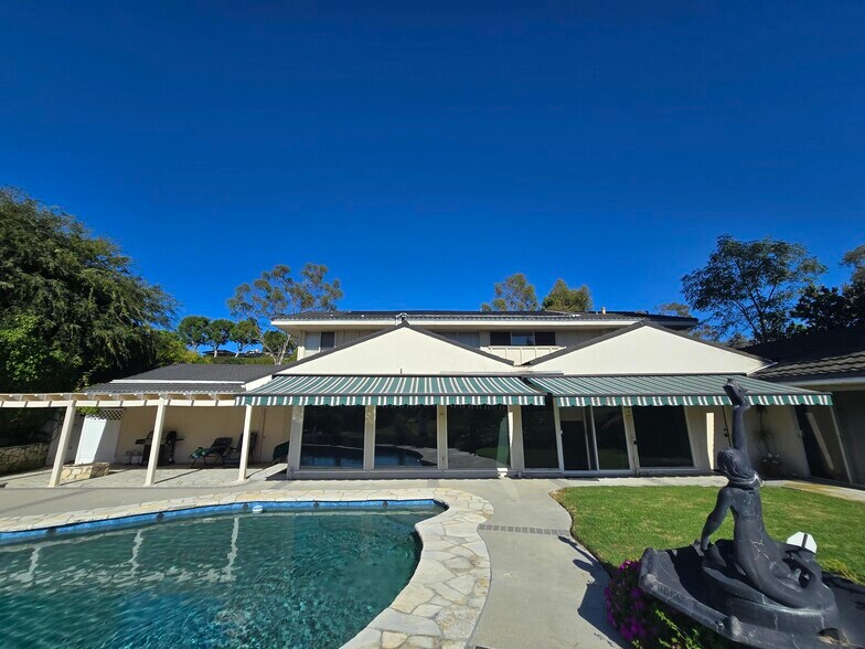 Building Photo - 15 Vista Real Dr