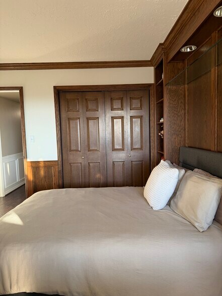 Building Photo - 426 S 1000 E