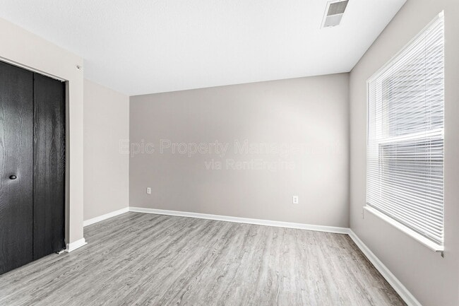 Building Photo - 9030 Charlotte Ct