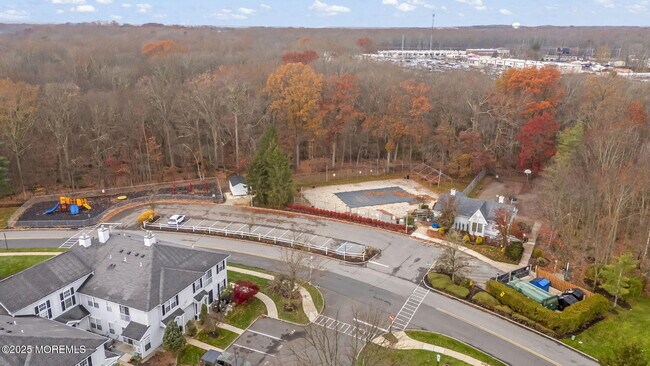 Building Photo - 761 Banyan Ct