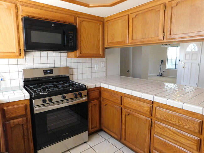 Building Photo - 21253 Windsong St