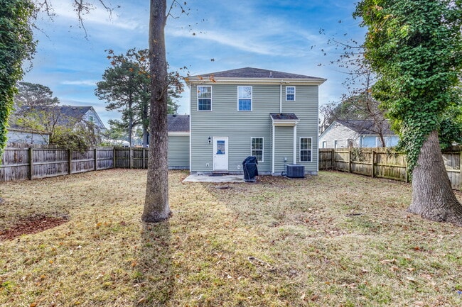 Building Photo - Fully Updated home in Westhaven