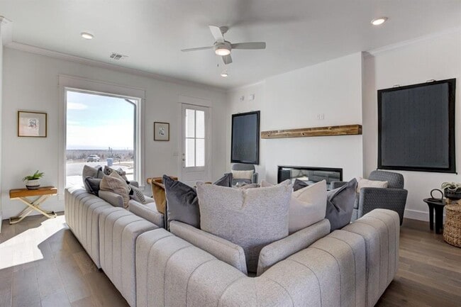 Building Photo - 7901 Behr Dr