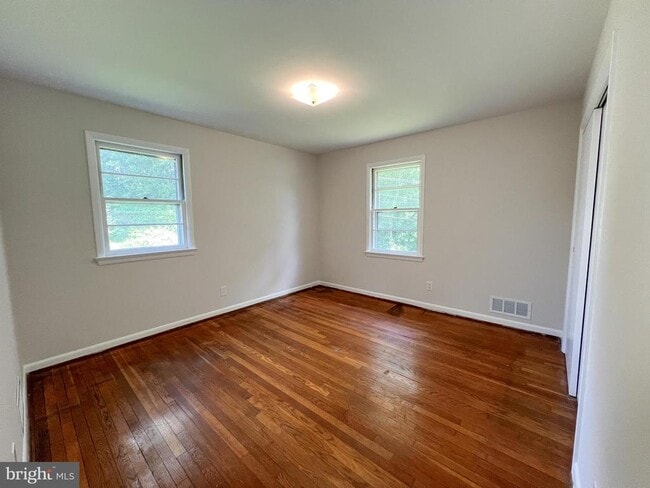 Building Photo - 10001 Woodhill Rd