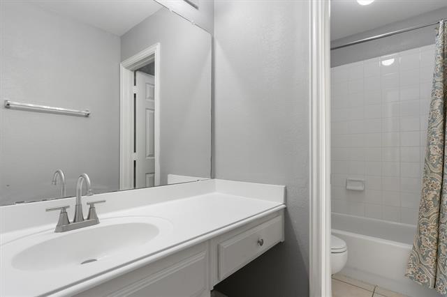 Building Photo - 5701 Chippewa Trail