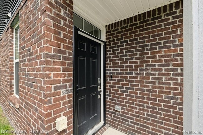 Building Photo - 765 Hummingbird Dr