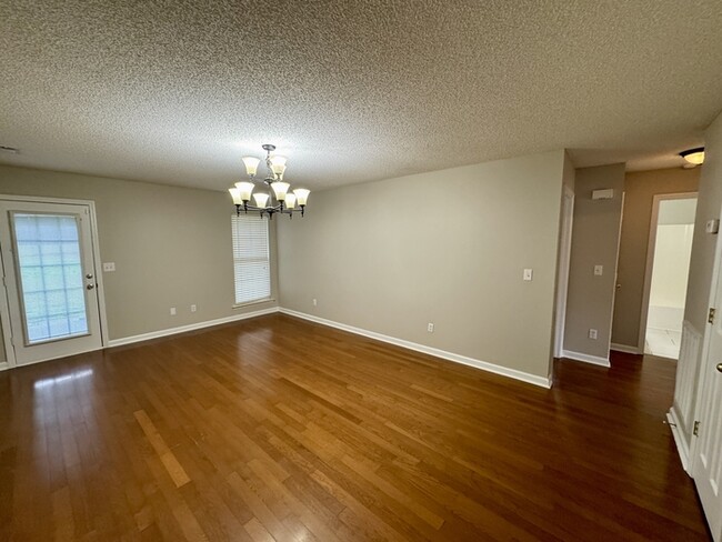 Building Photo - 103 Balsam Poplar Way
