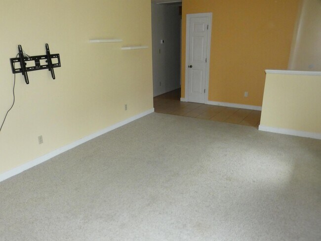 Building Photo - 10451 Edgehill Ln