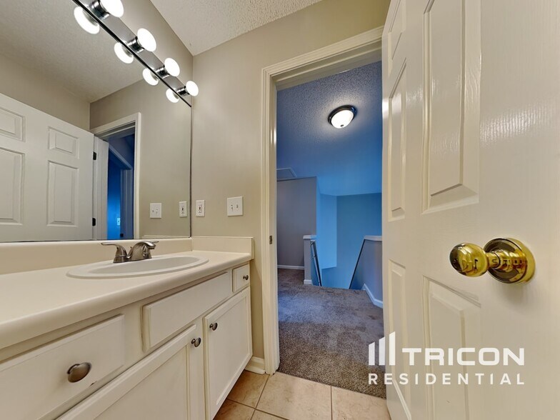 Building Photo - 4408 Shillham Ct