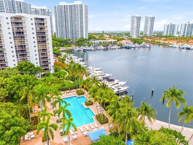 Building Photo - 3610 Yacht Club Dr