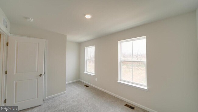 Building Photo - 298 Watercourse Dr