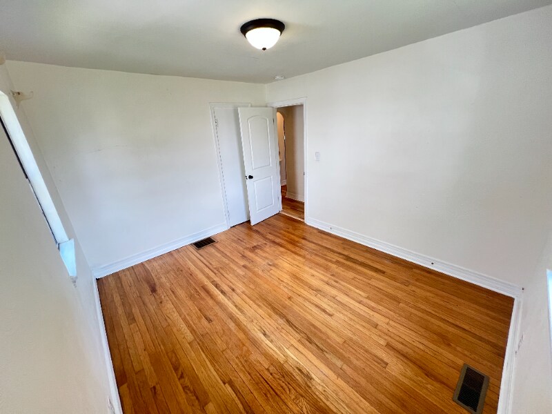 Building Photo - 15 Mann Ct