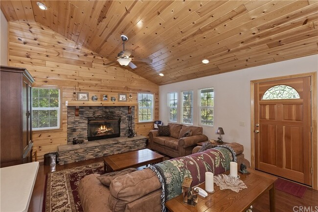 Building Photo - 1165 Saturn Way