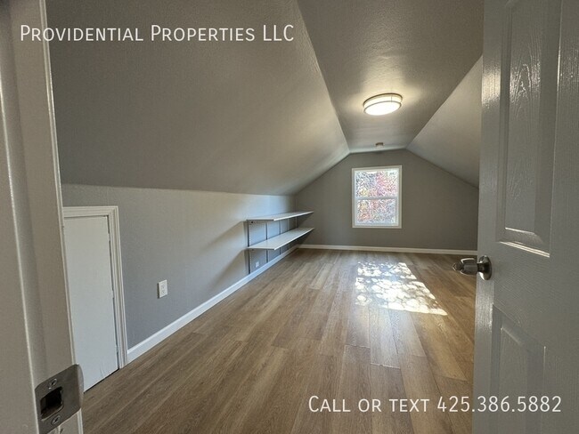 Building Photo - 708 D St SE