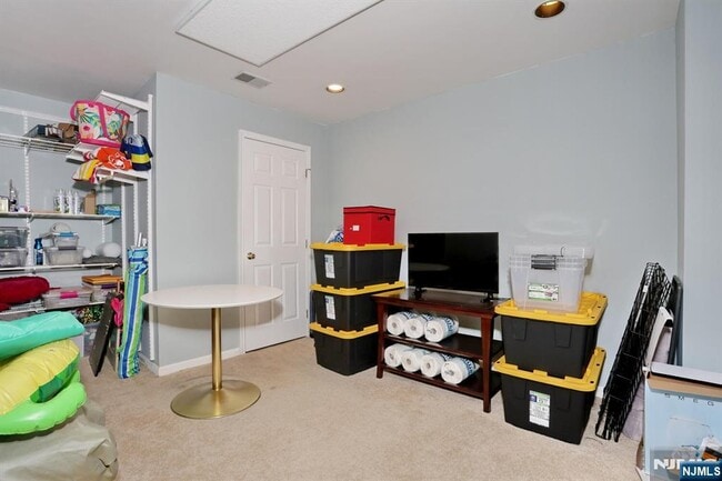 Building Photo - 2051 Charles