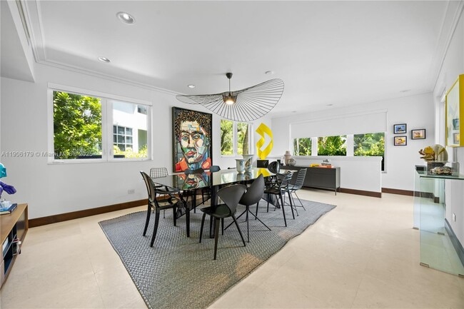 Building Photo - 7141 E Lago Dr