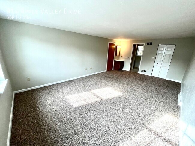 Building Photo - 914 Apple Valley Dr