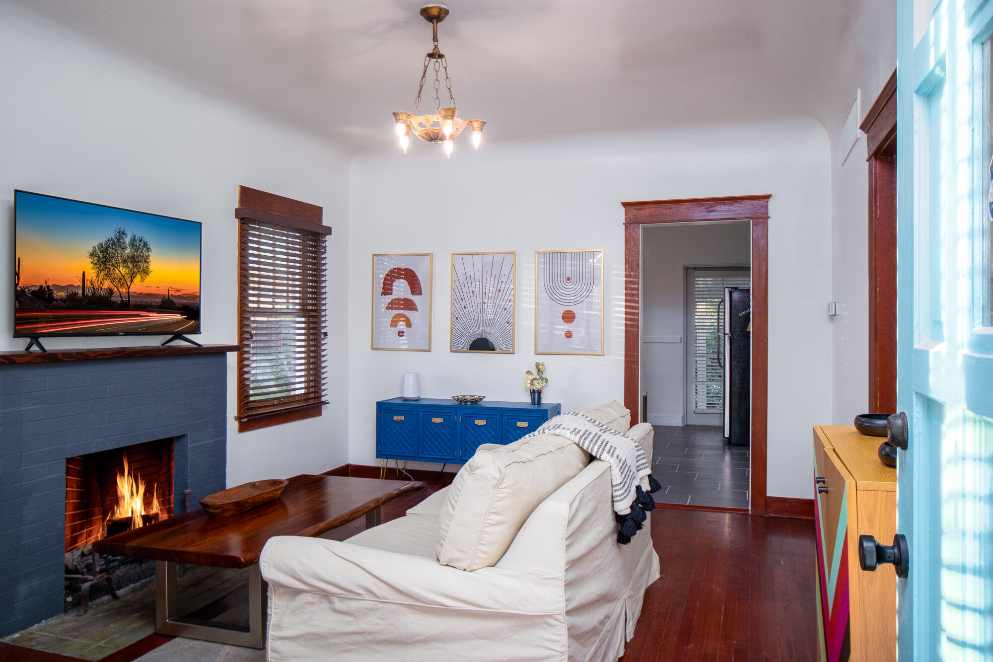 Building Photo - 1102 E Palm Lane