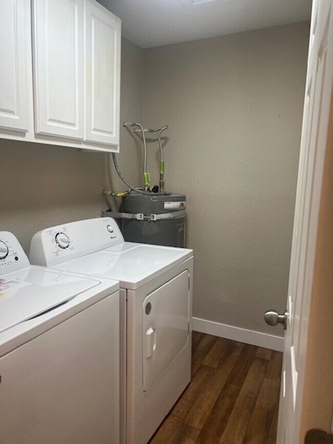 Building Photo - Single Story Home Ready for Move In