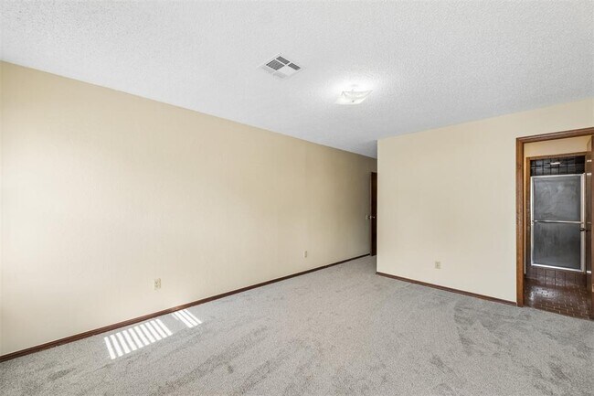 Building Photo - 208 Hudson Pl
