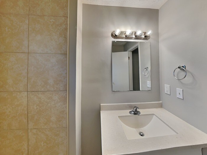 Building Photo - 1111 North St