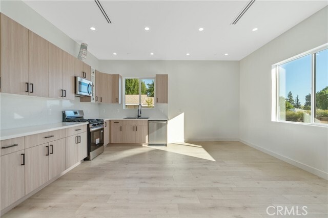 Building Photo - 17311 Los Alimos St