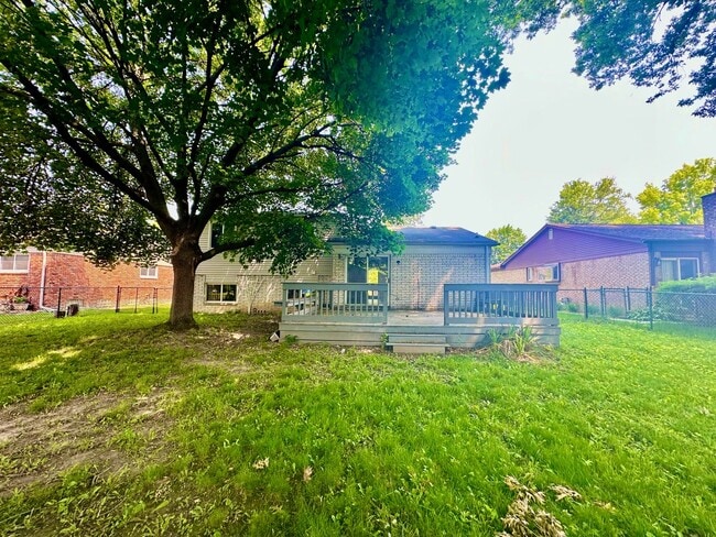 Building Photo - 21669 Tulipwood St