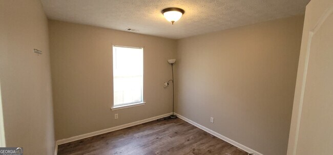 Building Photo - 346 Summer Hill Cir