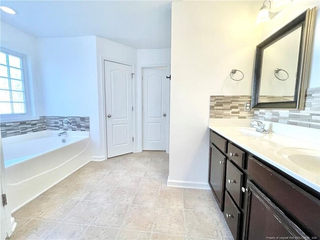 Building Photo - 332 Juno Dr