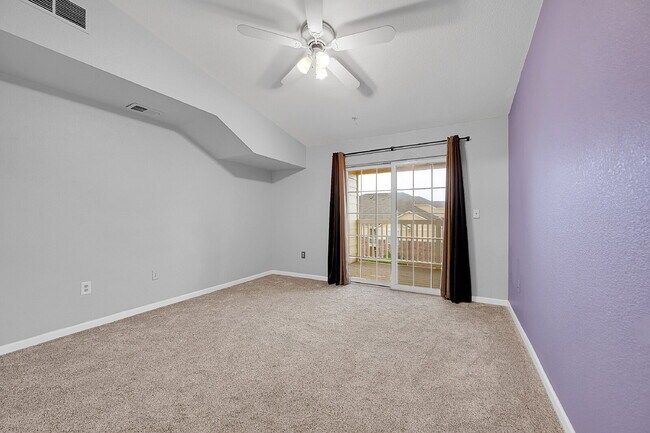Building Photo - $1,650- 1 Bed, 1 Bath Condo in Aurora with...