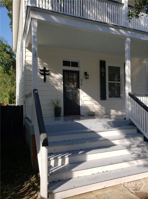 Primary Photo - 674 E Anderson St