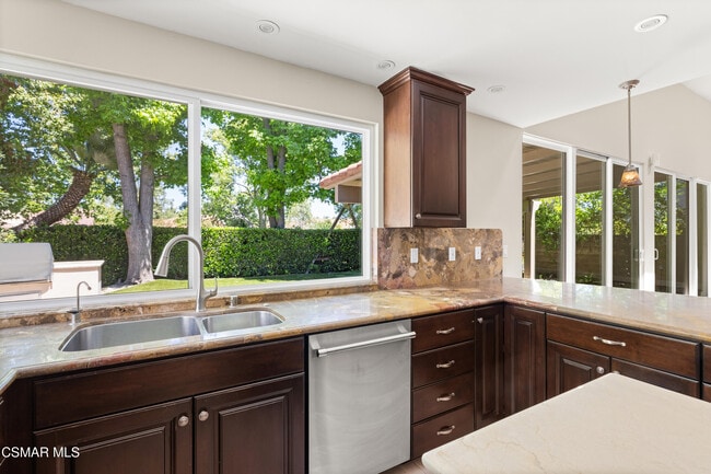 Building Photo - 3805 Mainsail Cir