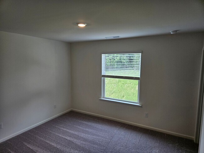 Building Photo - New Construction! Stunning 3Br 2.5Ba in Ri...