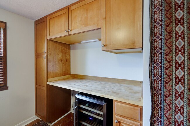 Building Photo - Furnished, Detached Home in Bethesda Alta ...