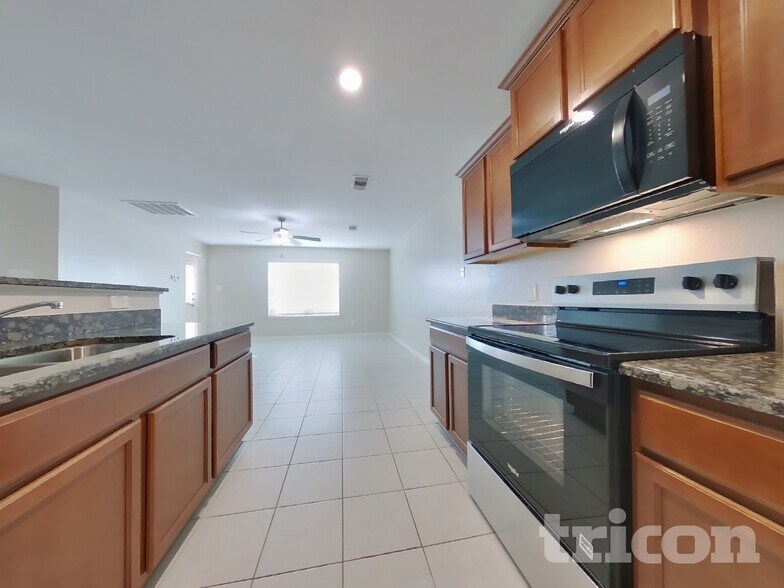 Building Photo - 680 Totem Trail Dr