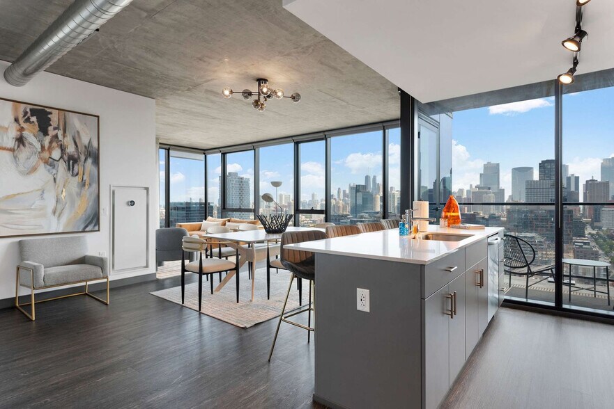 Building Photo - 1314 W Randolph St