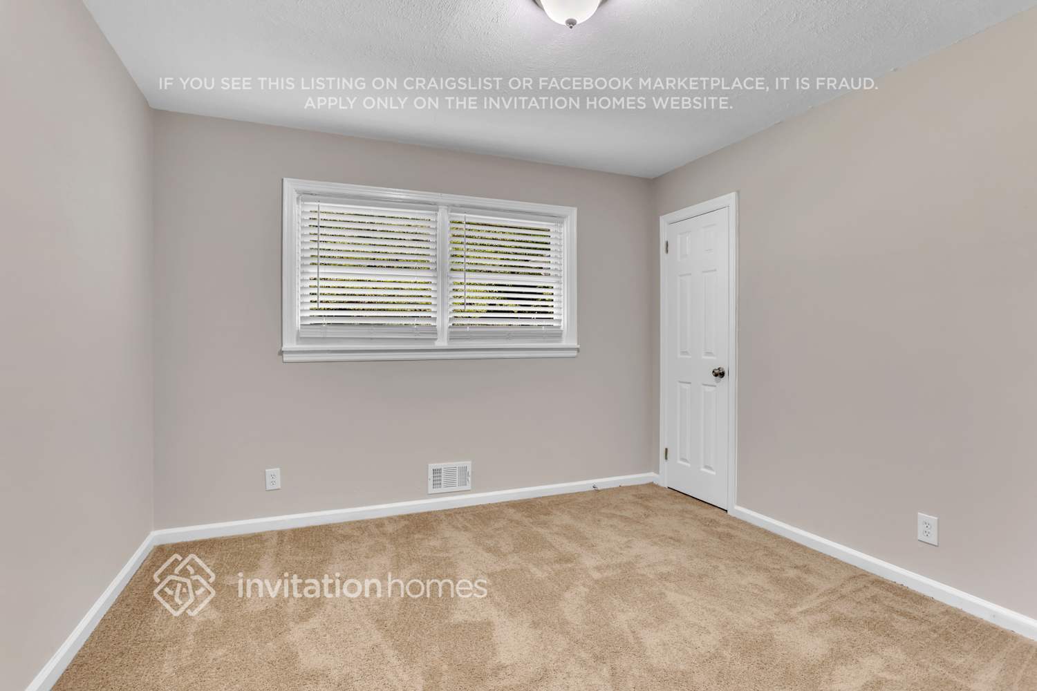 Building Photo - 2367 Fox Dr