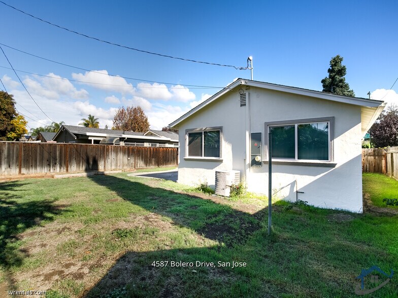 Building Photo - 4587 Bolero Dr