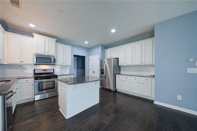 Building Photo - 5595 Banner Blvd