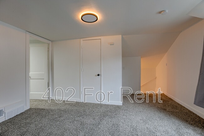 Building Photo - 4938 Erskine St