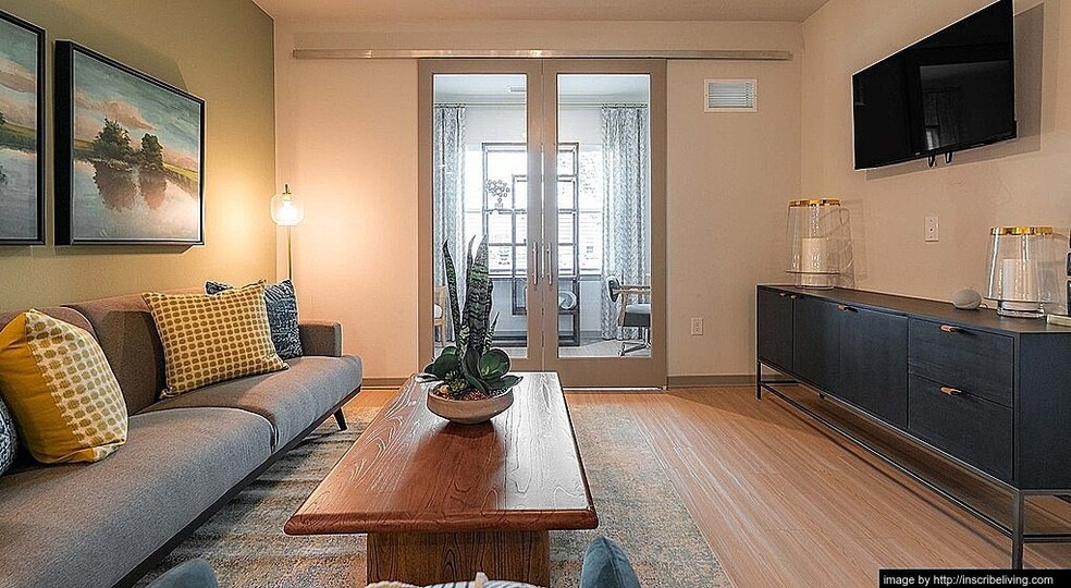 Building Photo - 110 Zora Pl
