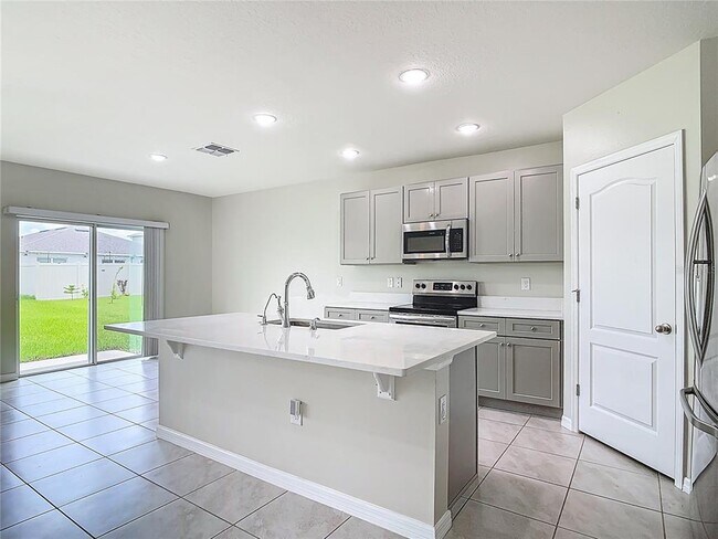 Building Photo - 3975 Silverstream Terrace