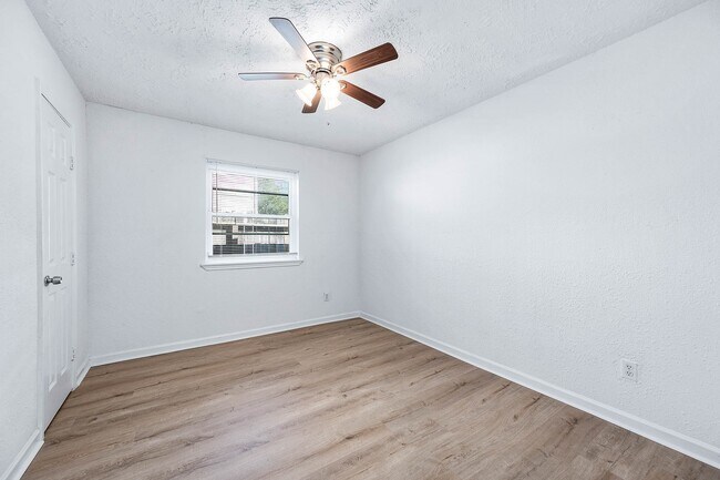 Building Photo - 24007 Pepperrell Pl St